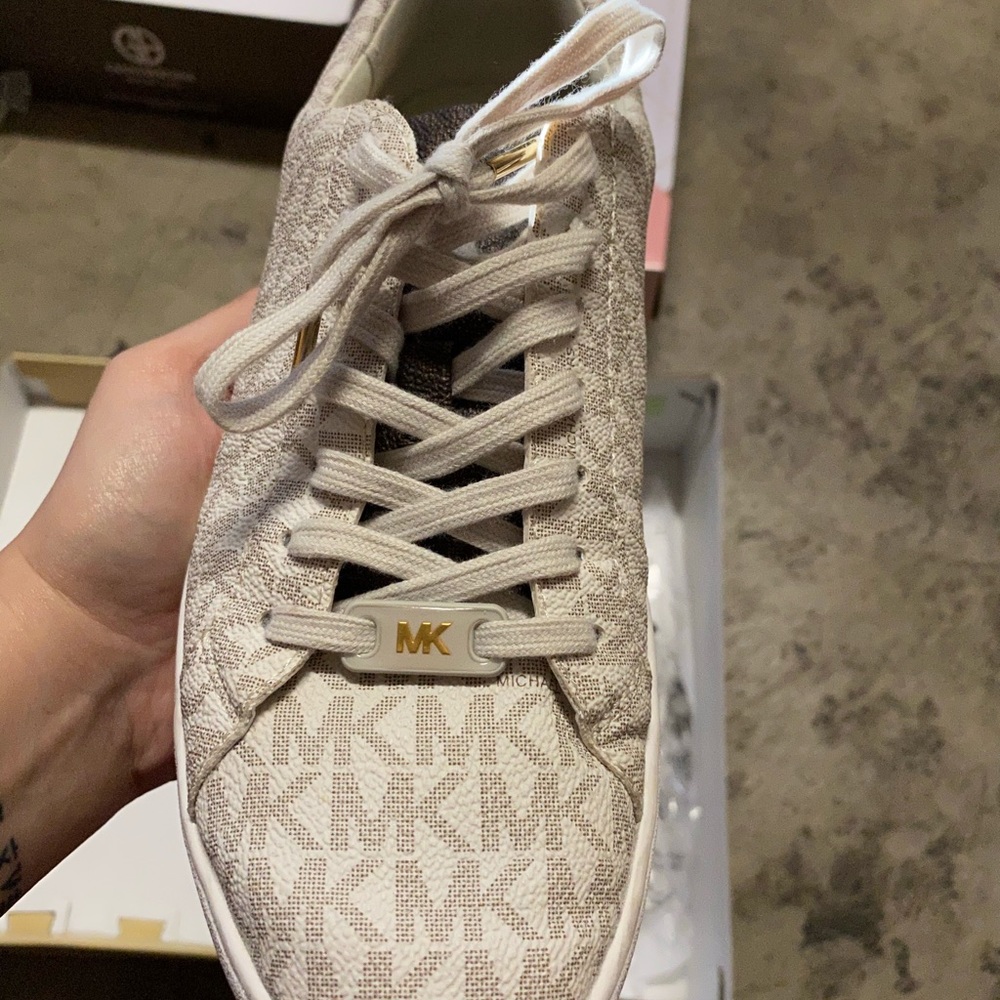 Mk shoes